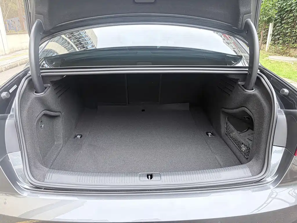 Audi A4L — миниатюра 11