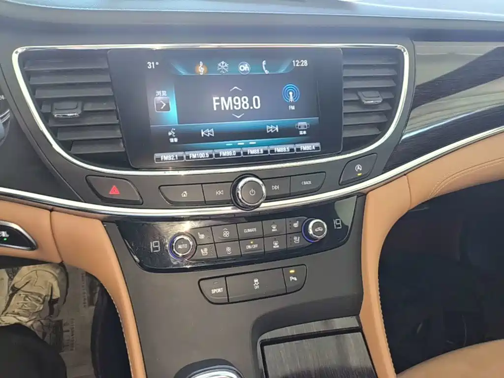 Buick LaCrosse — миниатюра 13