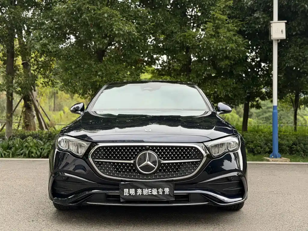 Mercedes-Benz E-Class — миниатюра 2