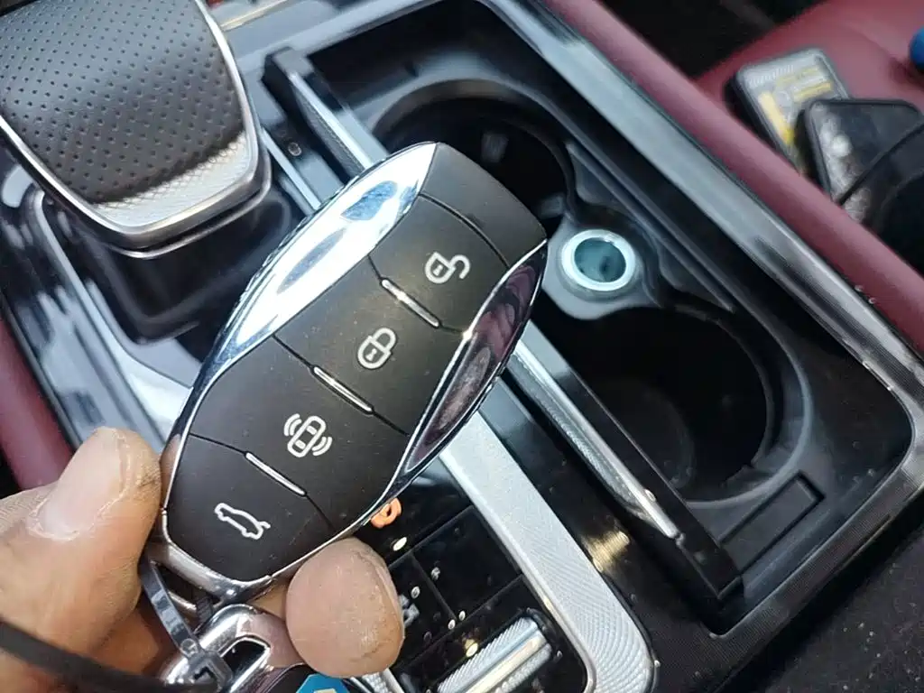 Hongqi Hongqi H5 PHEV — миниатюра 9