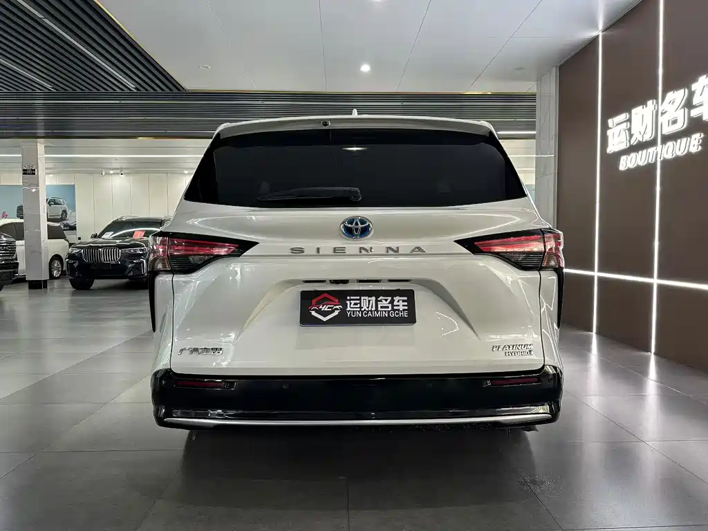 Toyota Sienna — миниатюра 8