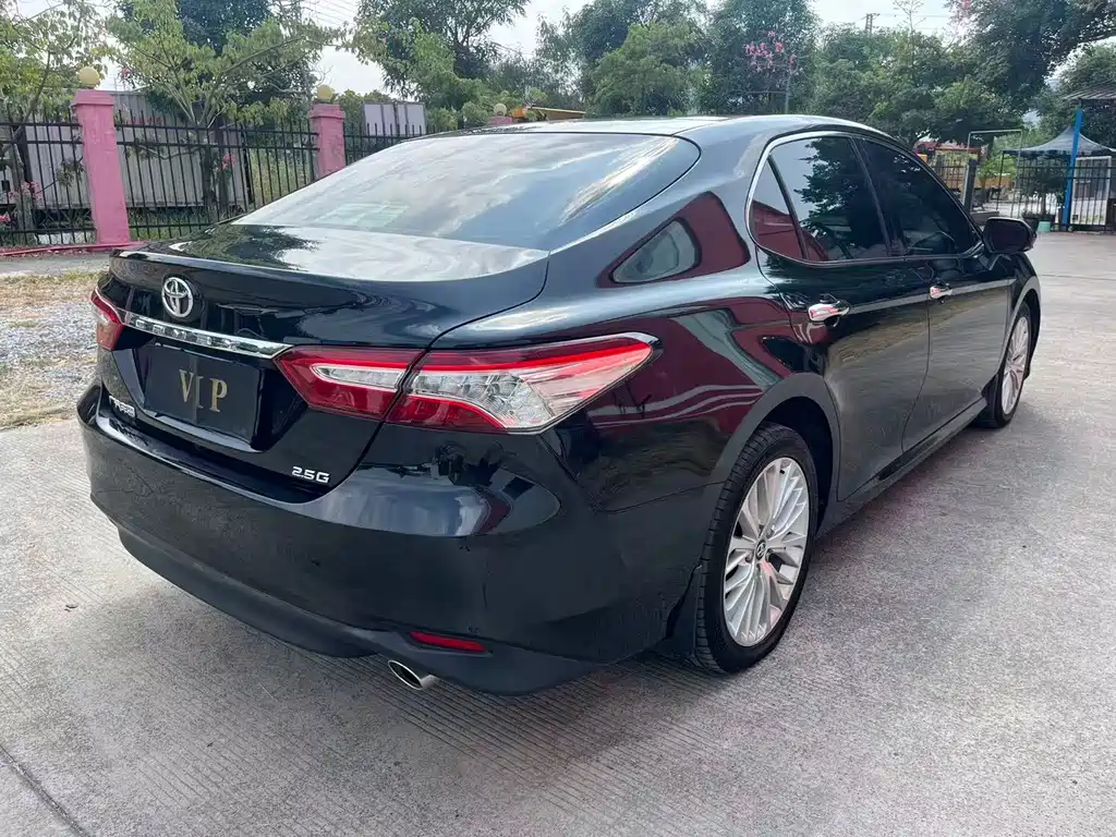 Toyota Camry — миниатюра 4
