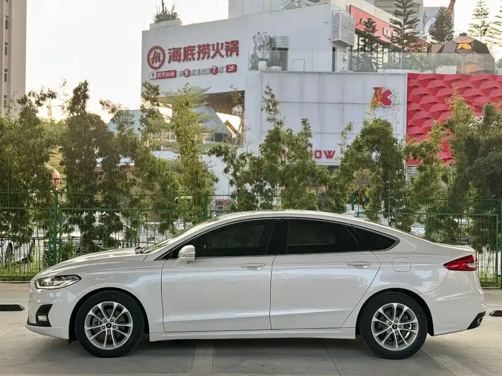 Ford Mondeo — миниатюра 3