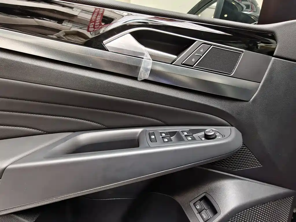 VOLKSWAGEN PASSAT NEW ENERGY