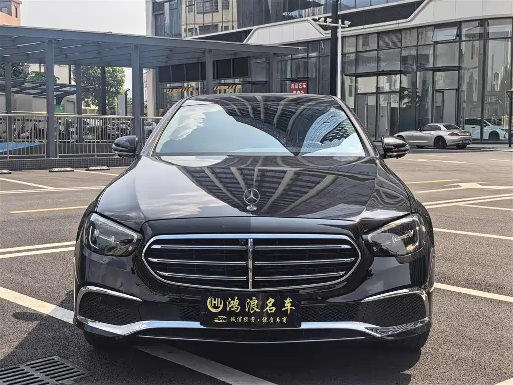 Mercedes-Benz E-Class — миниатюра 2