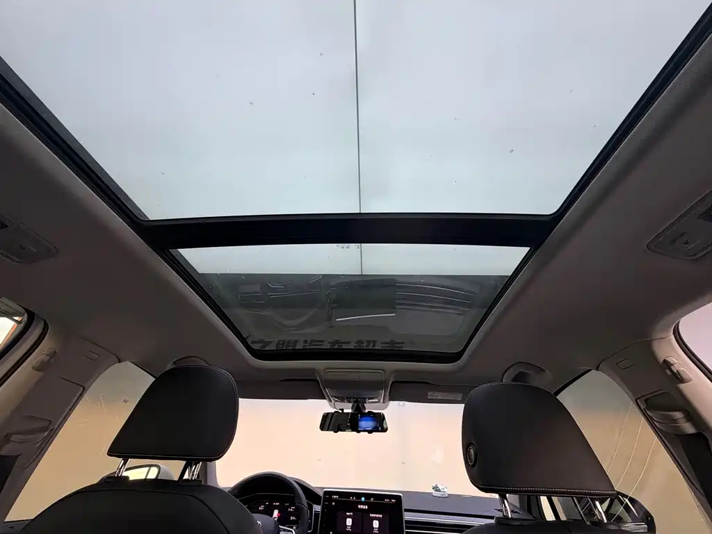 Volkswagen Tiguan L — миниатюра 12