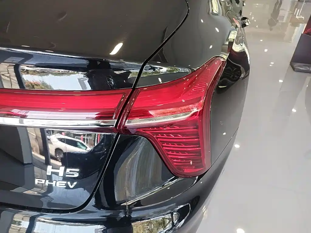 Hongqi Hongqi H5 PHEV — миниатюра 8