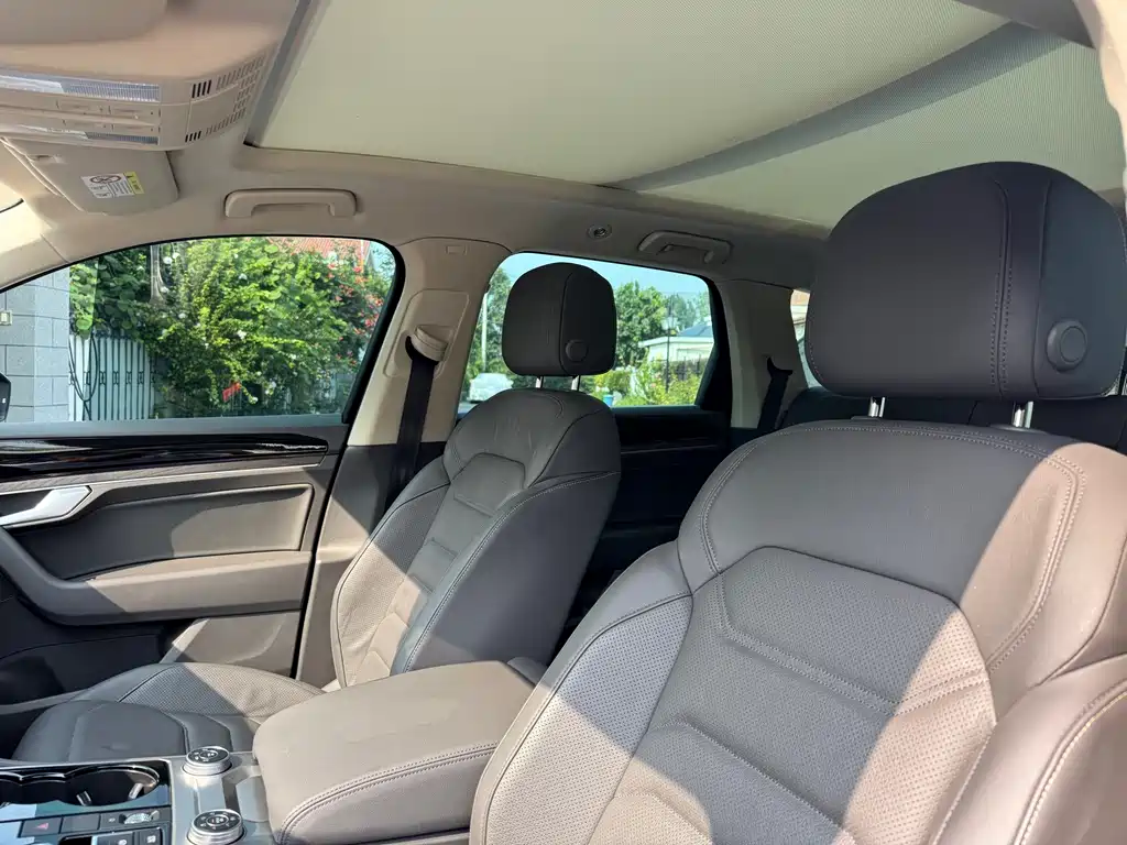 Volkswagen Touareg — миниатюра 10