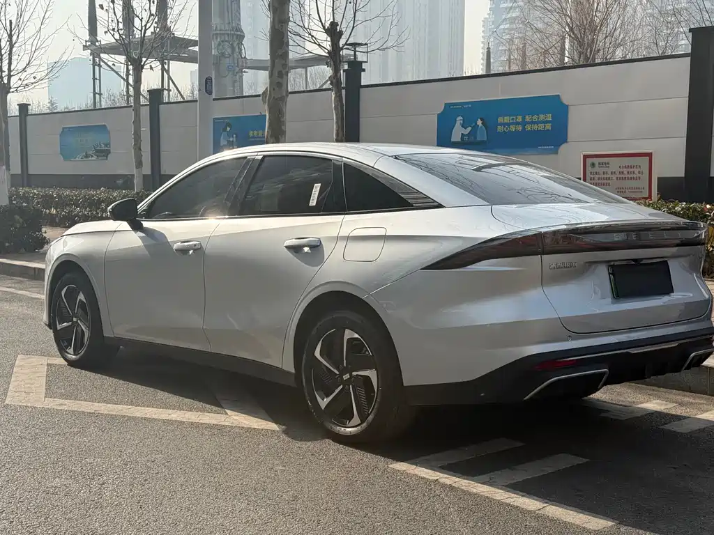 GEELY GALAXY GALAXY L6