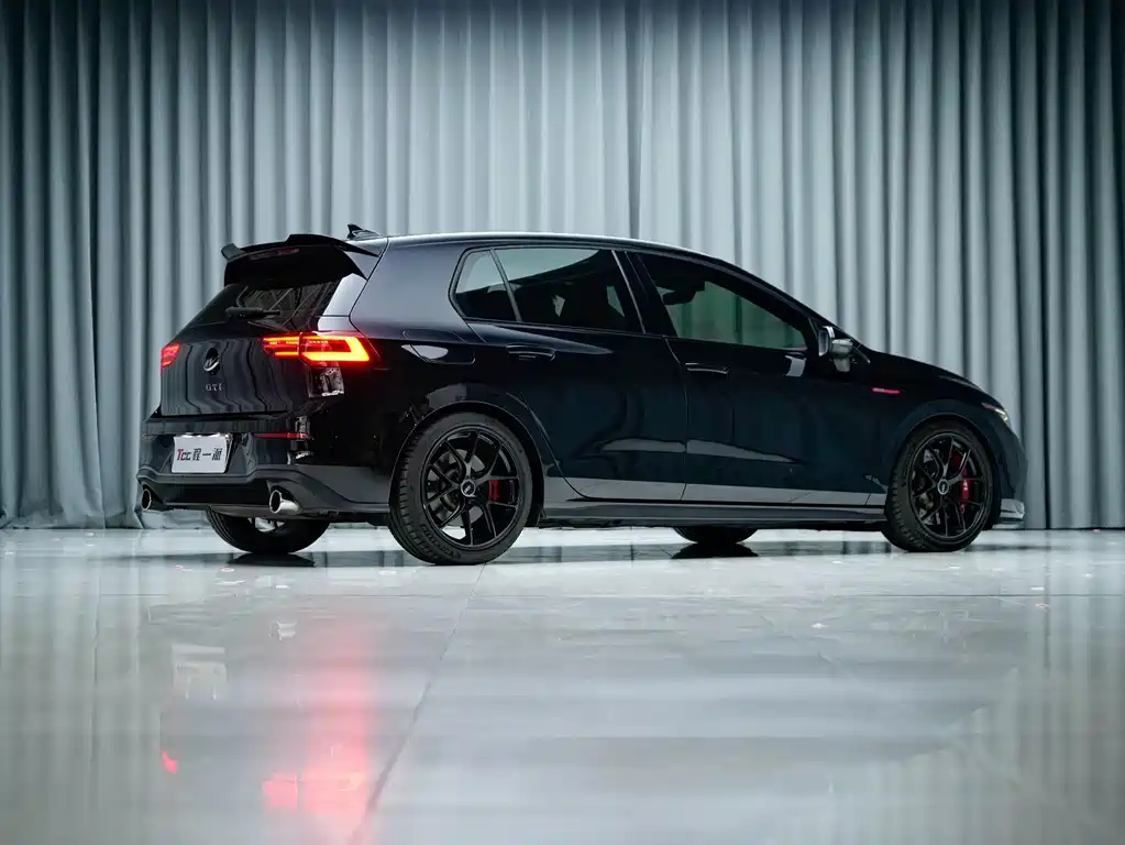 Volkswagen Golf GTI — миниатюра 6