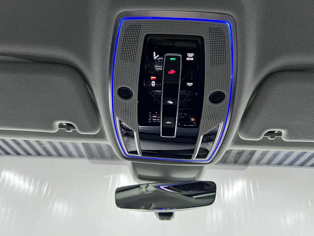 Audi A8 — миниатюра 16