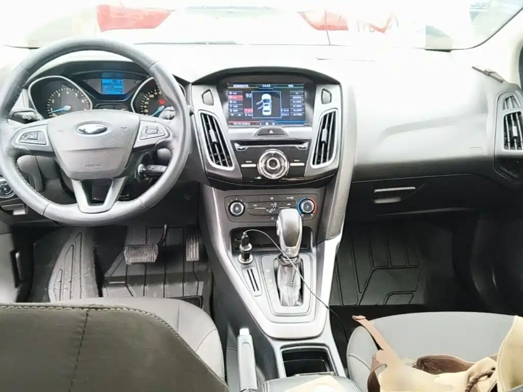 Ford Focus — миниатюра 10