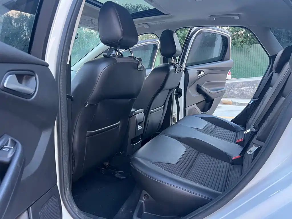 Ford Focus — миниатюра 12
