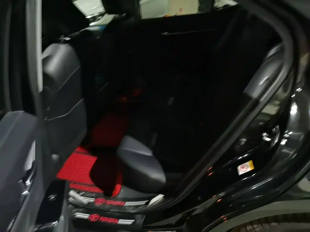 Toyota Camry — миниатюра 13