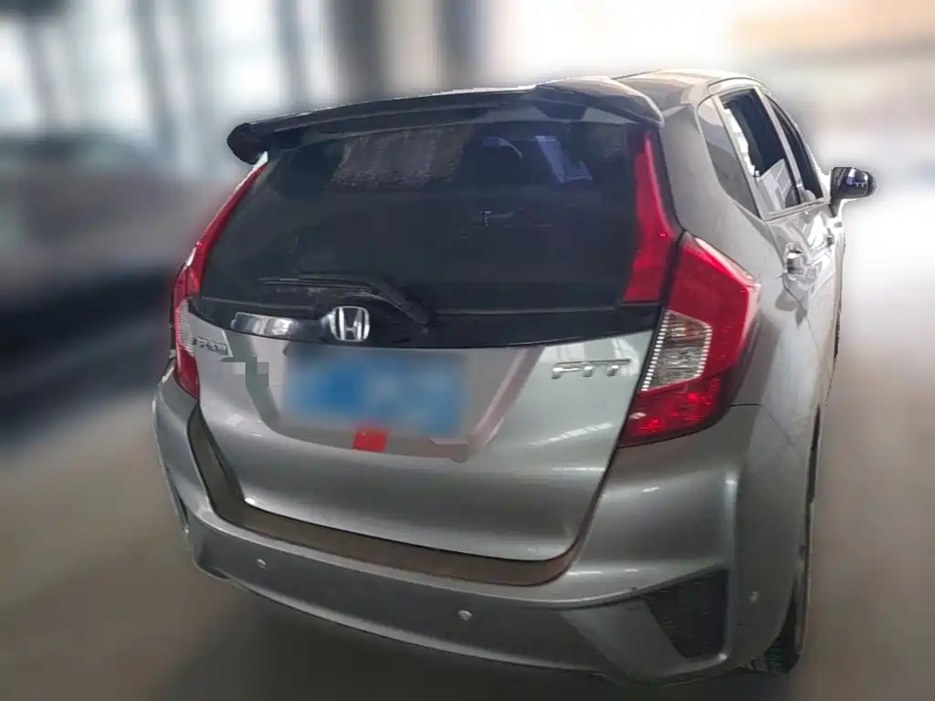 Honda Fit — миниатюра 8