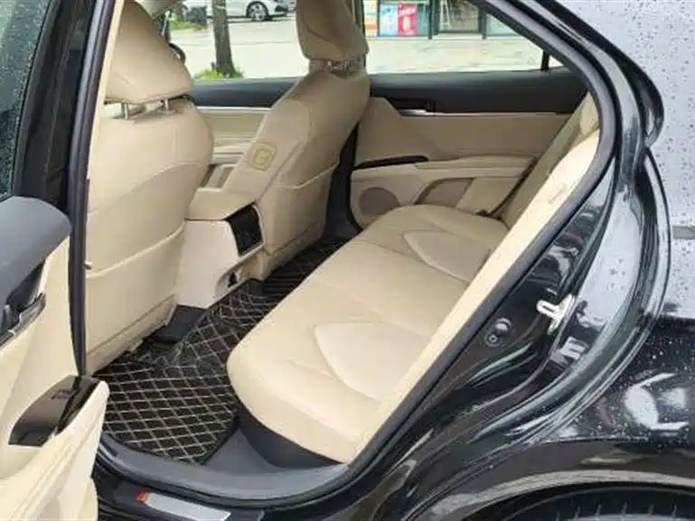Toyota Camry — миниатюра 6