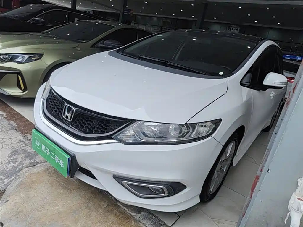 Honda Jade 2015