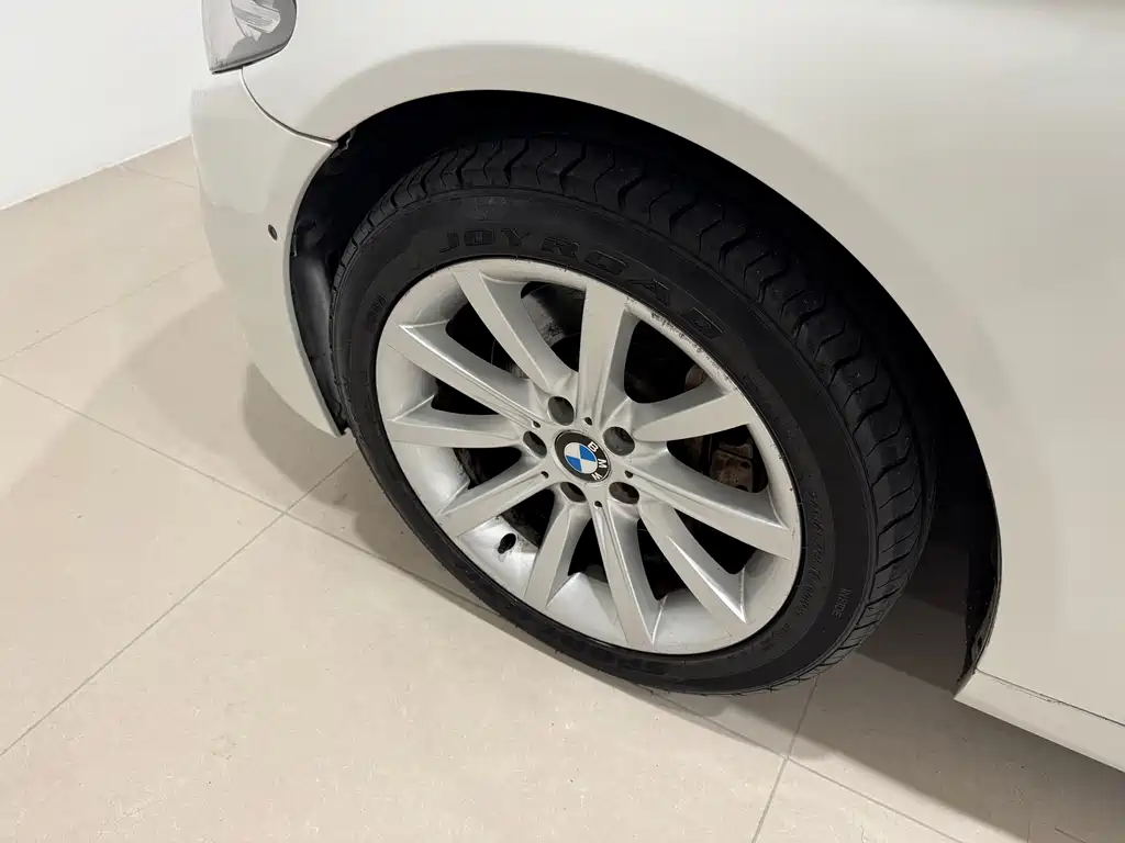 BMW 5 Series — миниатюра 10