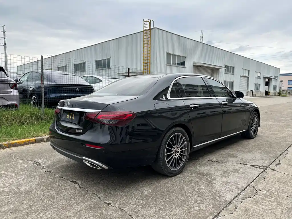 Mercedes-Benz E-Class — миниатюра 20