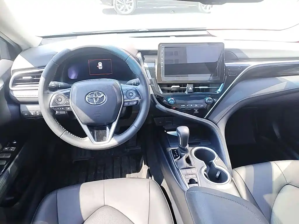 Toyota Camry — миниатюра 10