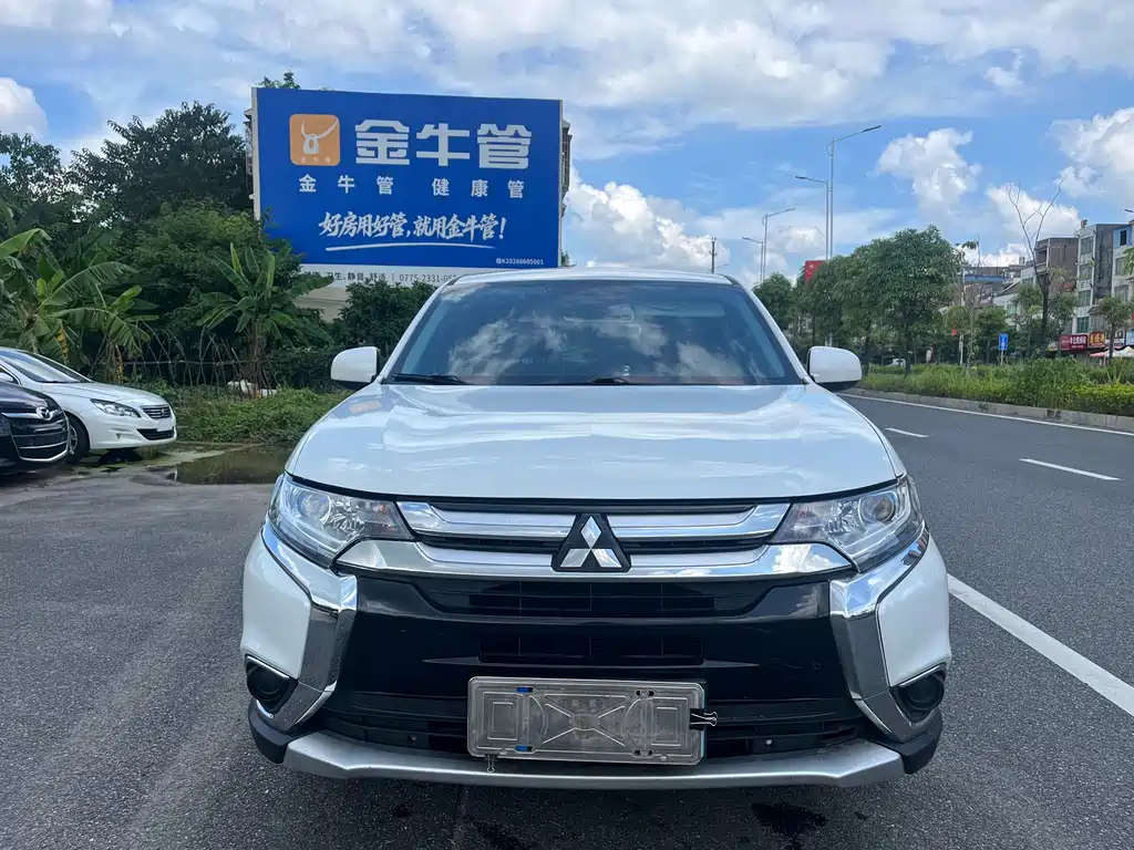 Mitsubishi Outlander — миниатюра 2