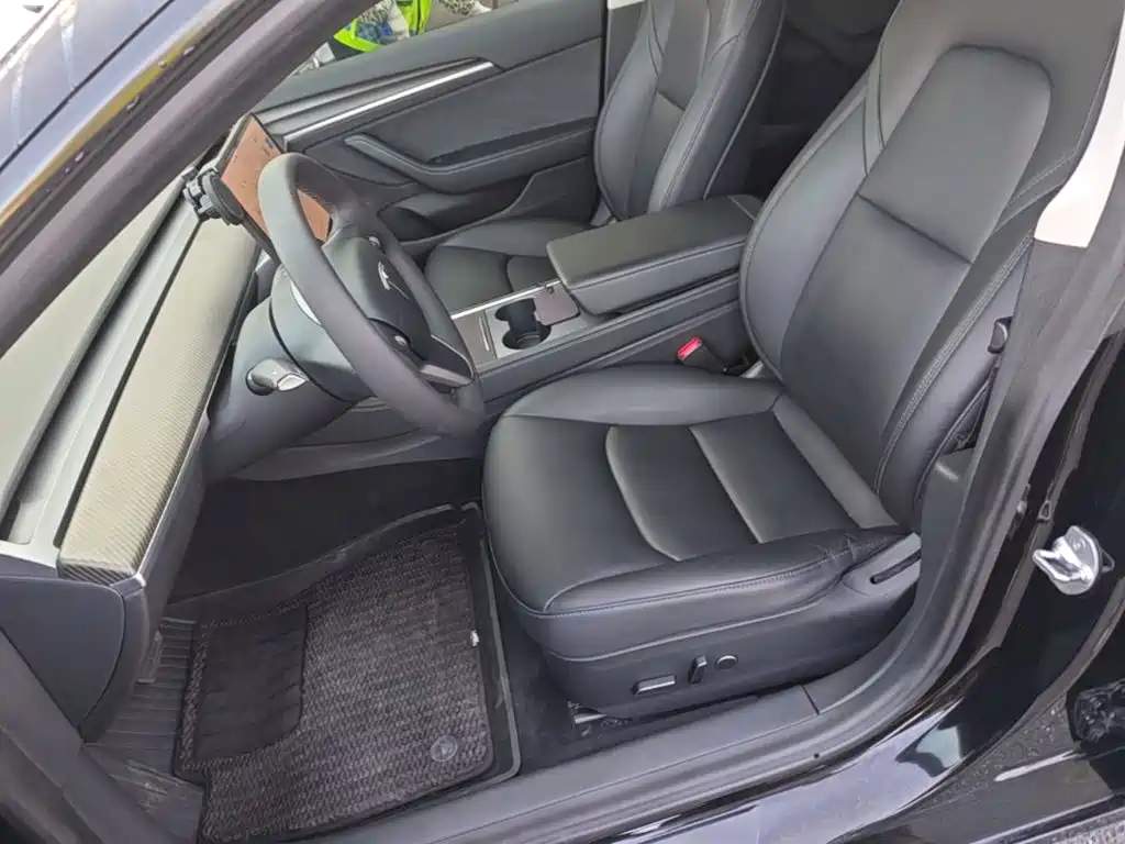 Tesla Model 3 — миниатюра 15