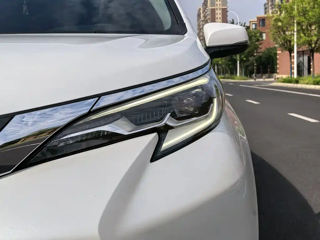 Toyota Sienna — миниатюра 23