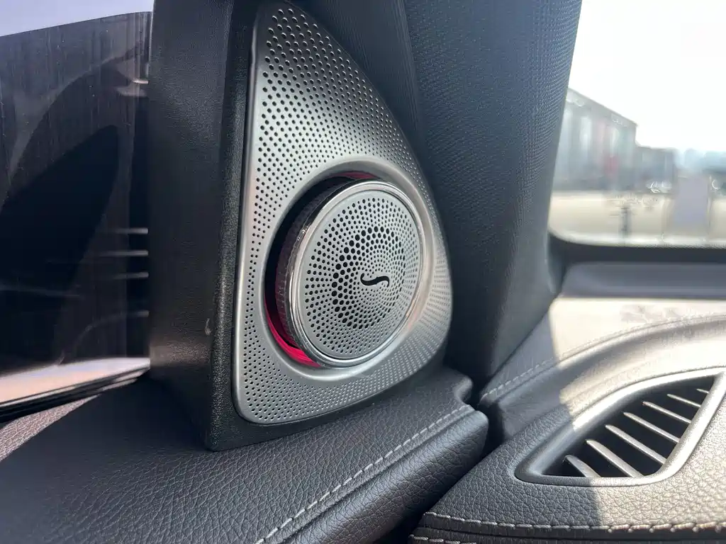 Mercedes-Benz GLC — миниатюра 10