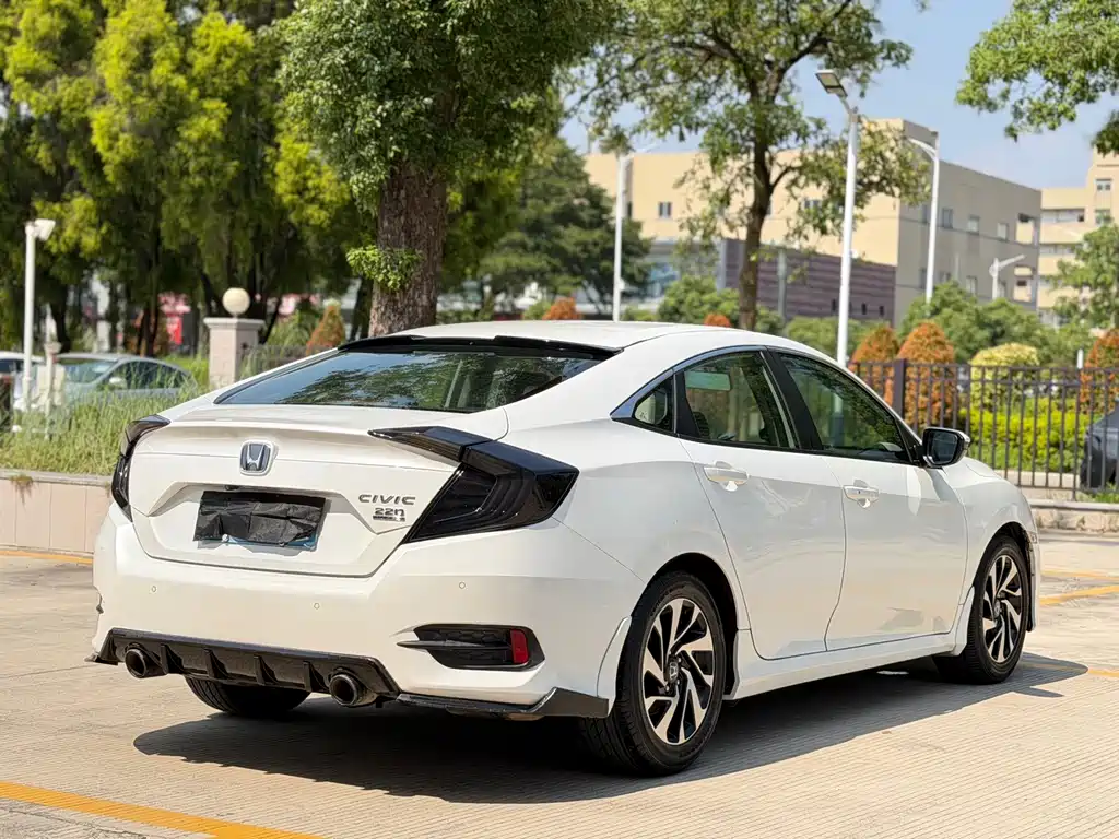 Honda Civic — миниатюра 6