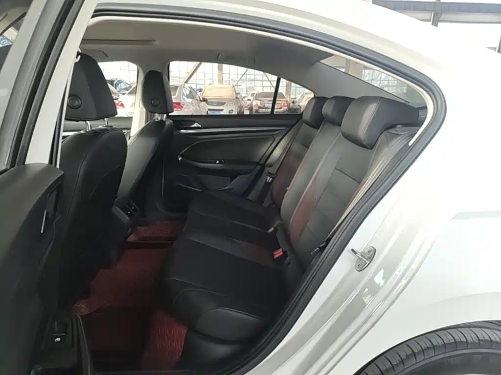 Volkswagen Bora — миниатюра 17
