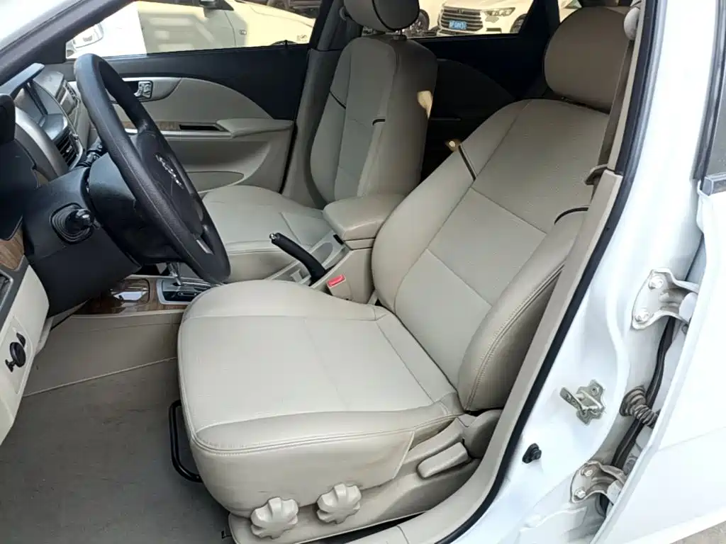 Buick Excelle — миниатюра 15