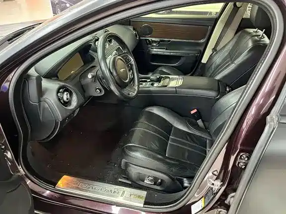 Jaguar F-PACE — миниатюра 8