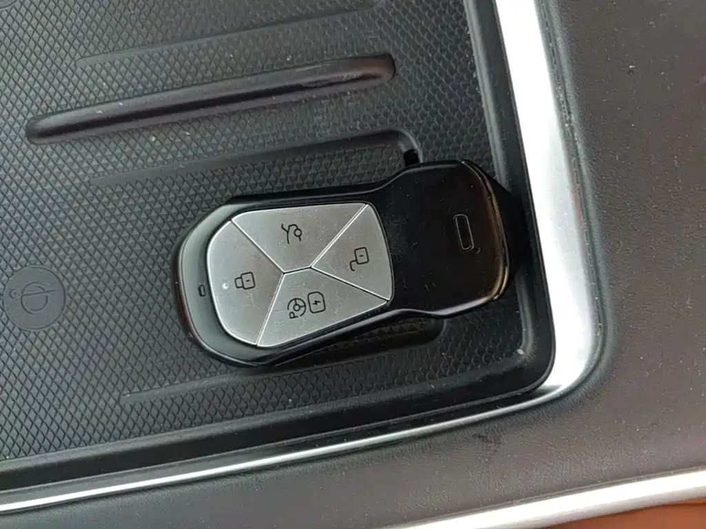 XPeng G9 — миниатюра 9