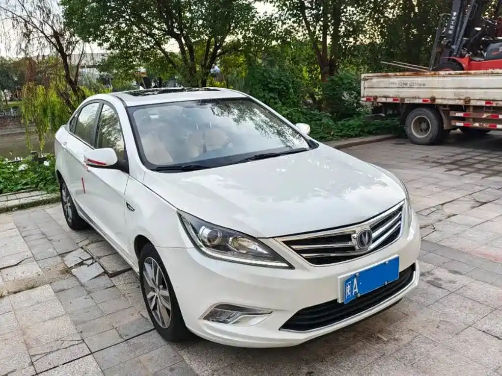 Changan Eado — миниатюра 2