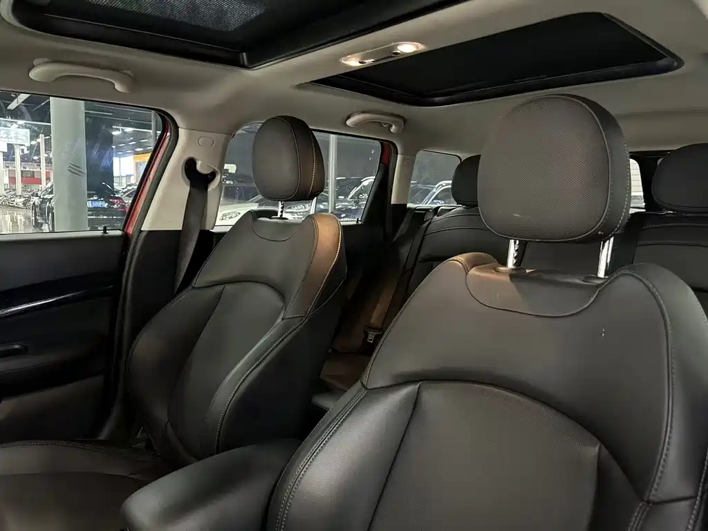 MINI Mini Clubman — миниатюра 8
