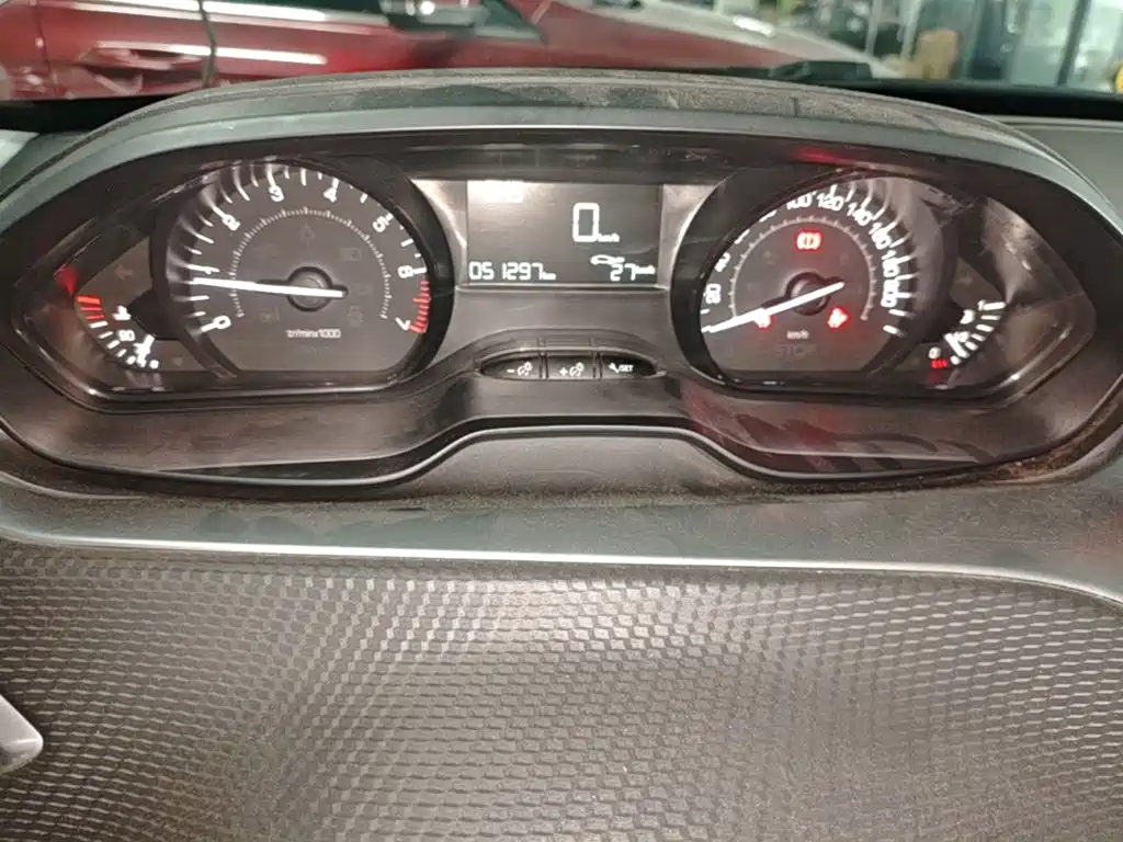 Peugeot 2008 — миниатюра 12