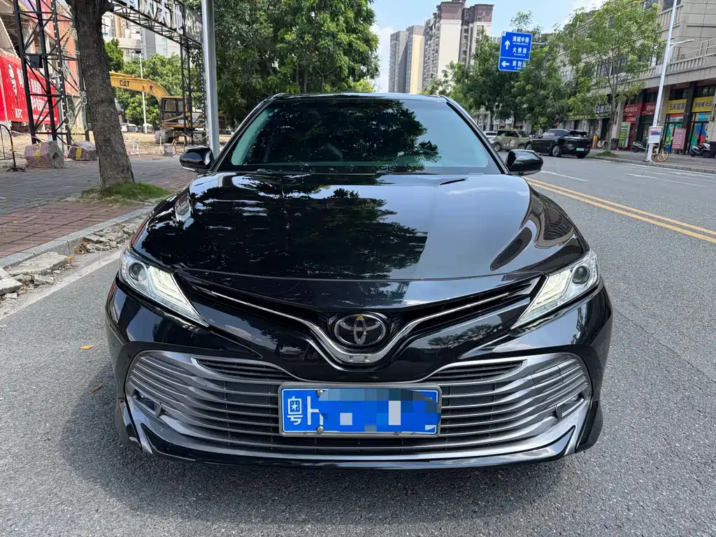 Toyota Camry — миниатюра 2