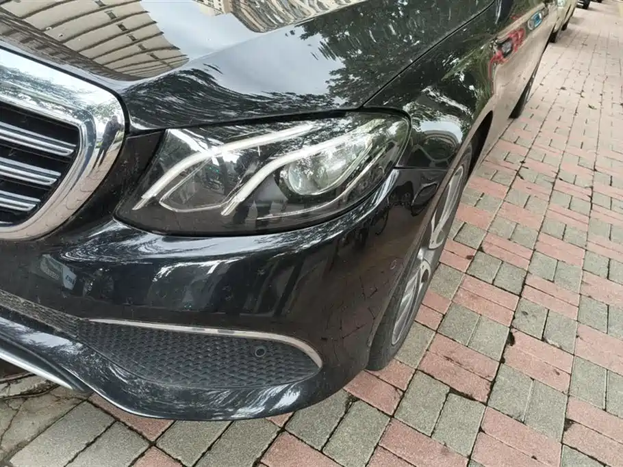 MERCEDES-BENZ  E CLASS