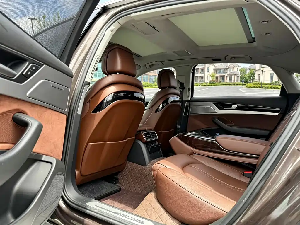 Audi A8 — миниатюра 5