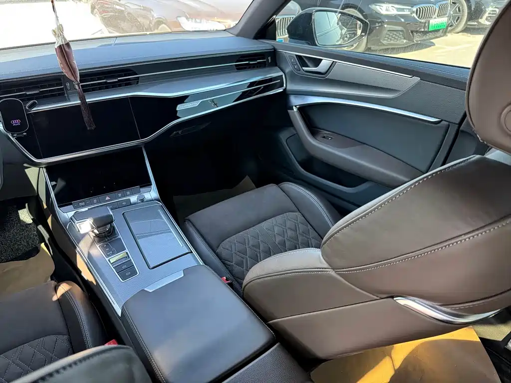 Audi A7L — миниатюра 17