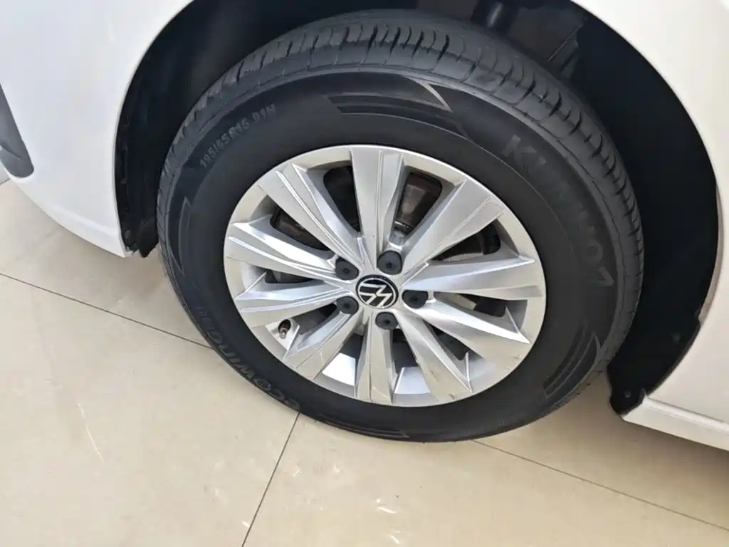 Volkswagen Lavida — миниатюра 23