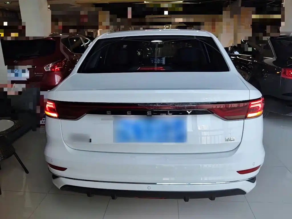 Geely Emgrand — миниатюра 6