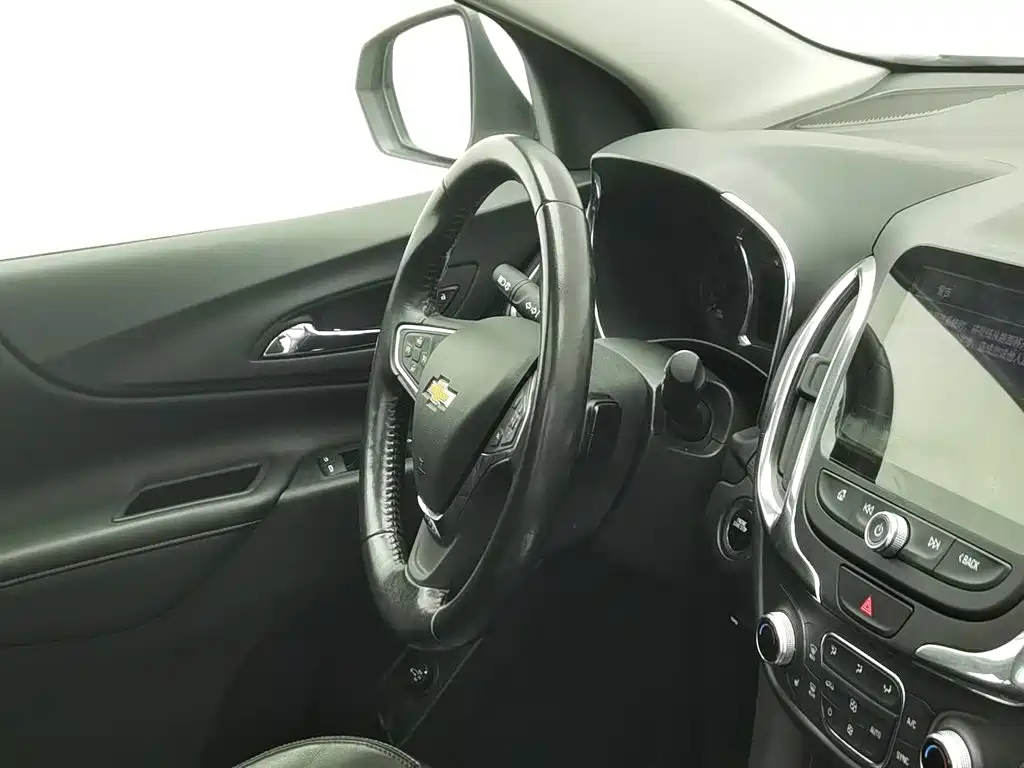 Chevrolet Equinox — миниатюра 22