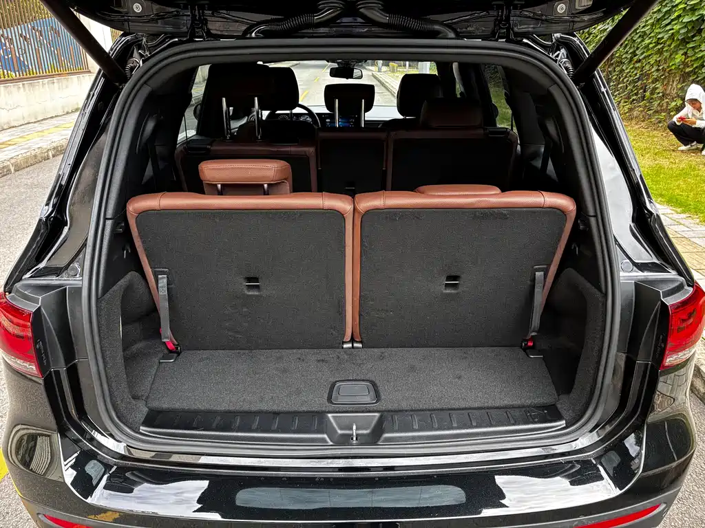Mercedes-Benz GLB — миниатюра 23
