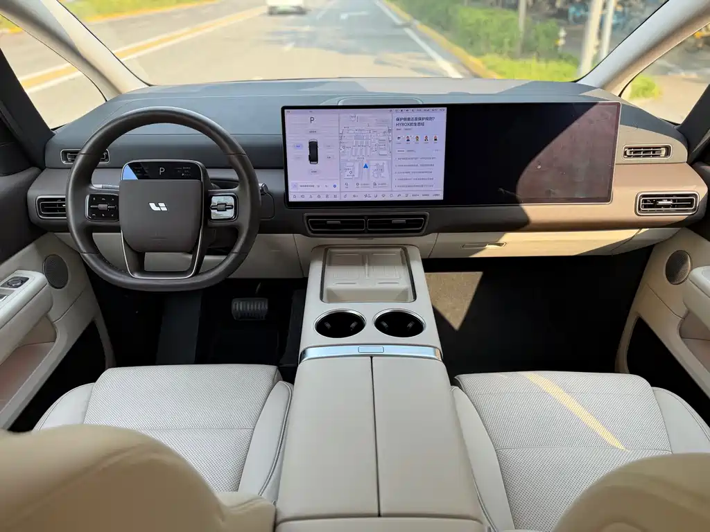 Li Auto Li MEGA — миниатюра 14