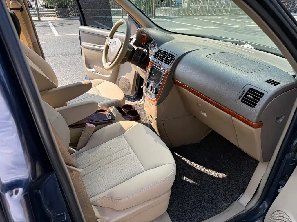 Buick GL8 — миниатюра 10
