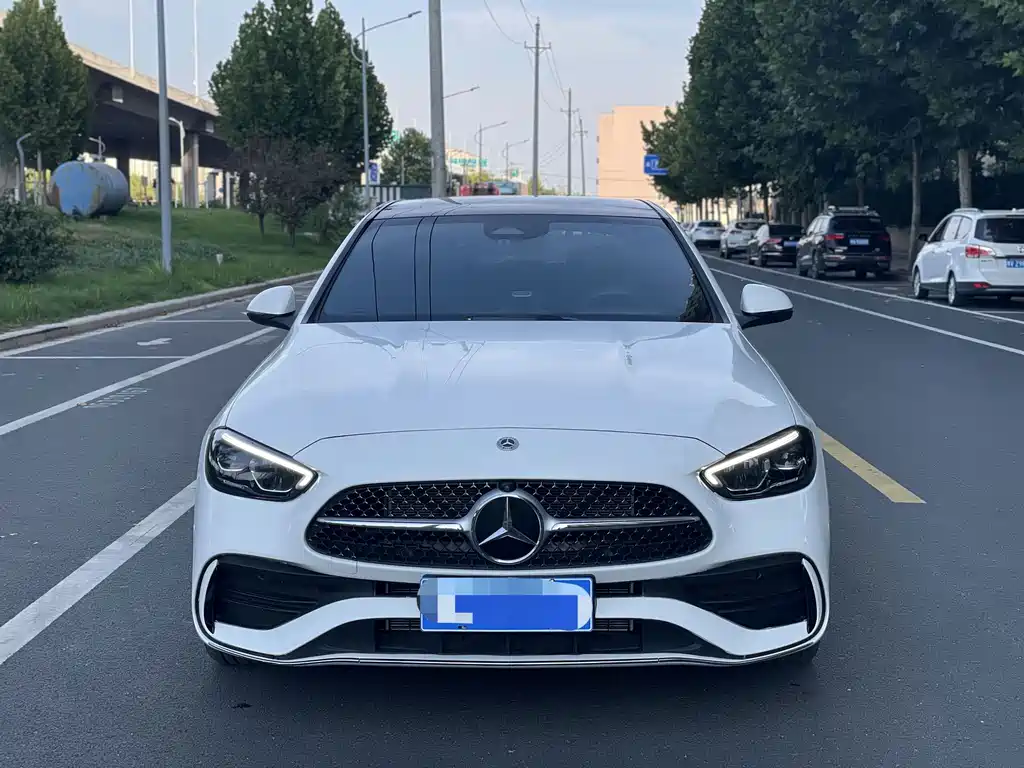 Mercedes-Benz C-Class — миниатюра 2