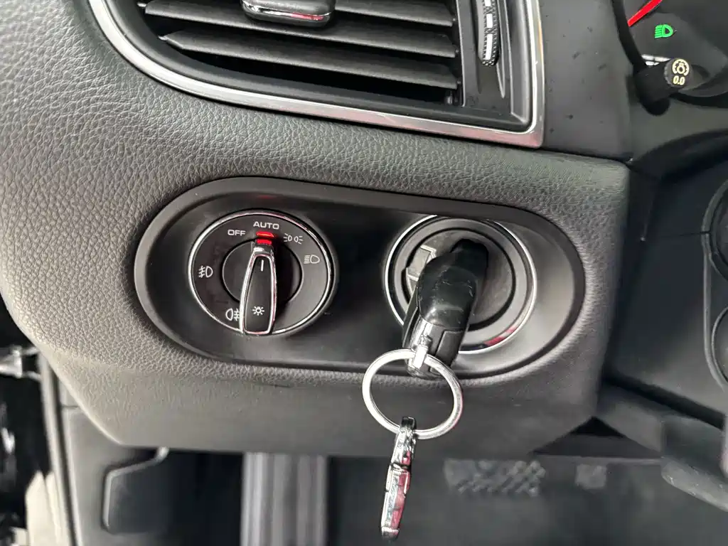 Porsche Macan — миниатюра 15