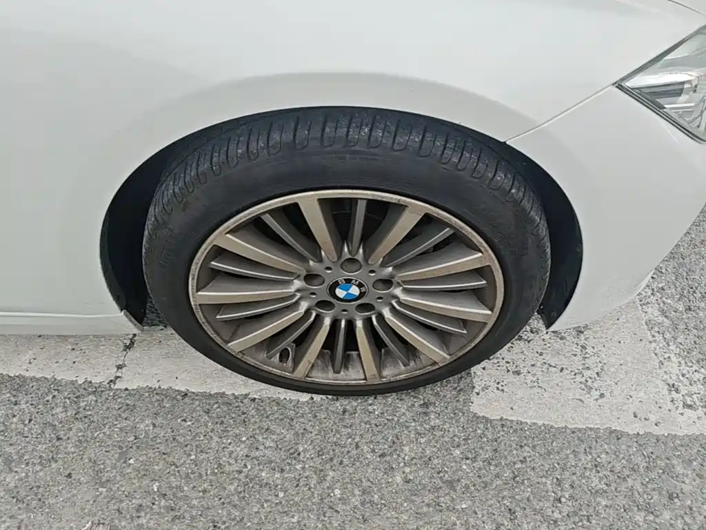 BMW 3 Series — миниатюра 12