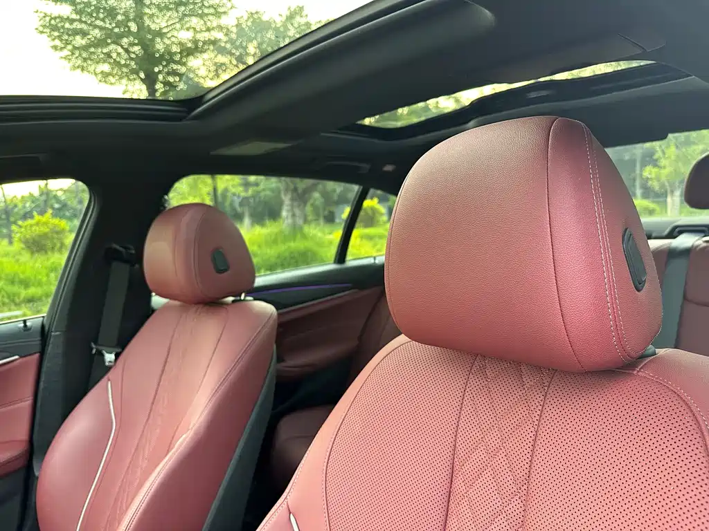 BMW 5 Series — миниатюра 11